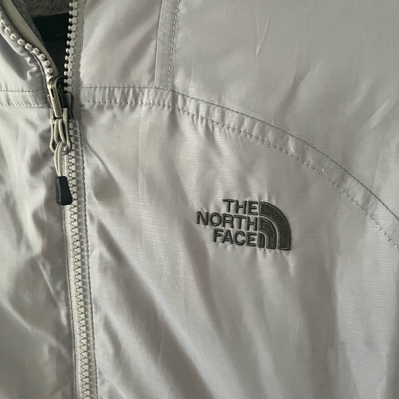 The North Face Women’s Reversible Vest Faux Fur - Gray - Picture 3 of 7